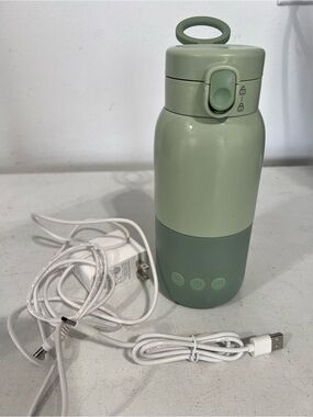 BOLOLO Portable Bottle Warmer 10 oz